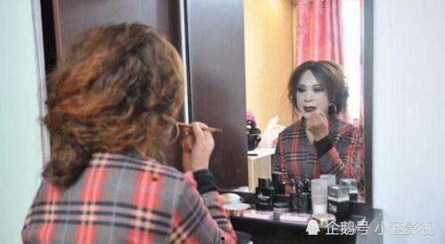 红大爷男扮女装视频无删减,一场跨越性别的时尚演绎